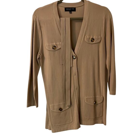 Vintage Jones New York Camel tone V-Neck Cardigan with 2 pockets Grandma Core - Picture 2 of 6